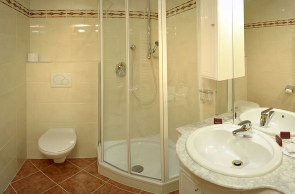 Badezimmer im Doppelzimmer Süd